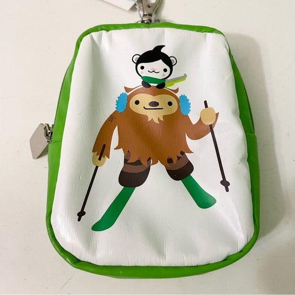 Vancouver 2010 Olympic Mascot Pouch Bag - Picture 10 of 16